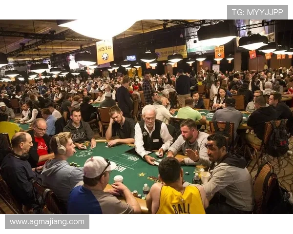 德州扑克锦标赛策略：掌握下注技巧与诈唬技巧实现战局的主动控制